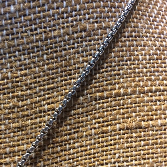 NWT MENS STAINLESS STEEL CROSS WITH ROLO CHAIN - Picture 5 of 9